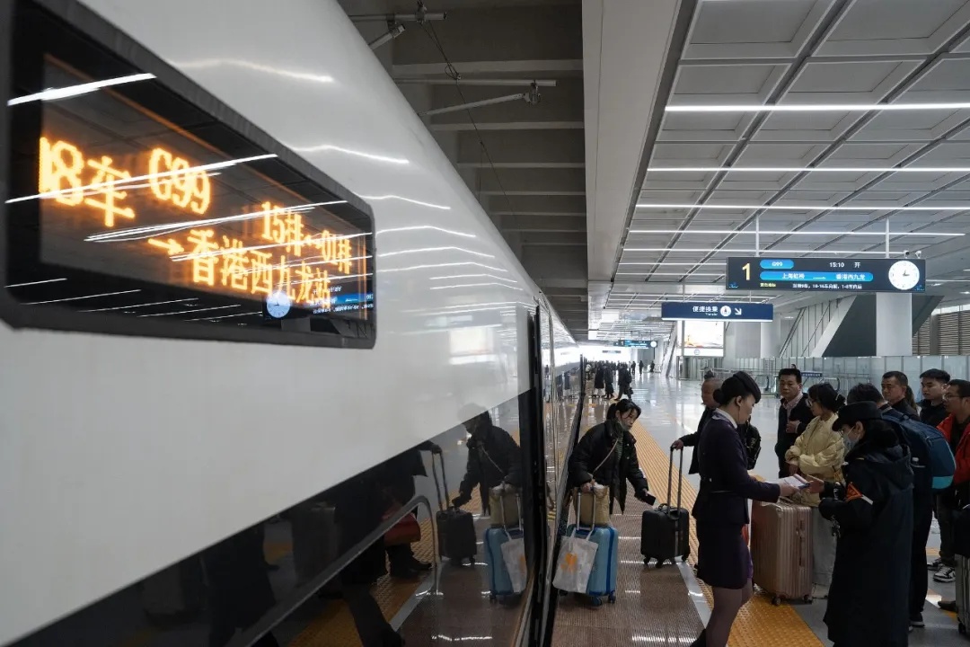 “4小时高铁圈”火了！港人扎堆“北上”内地游