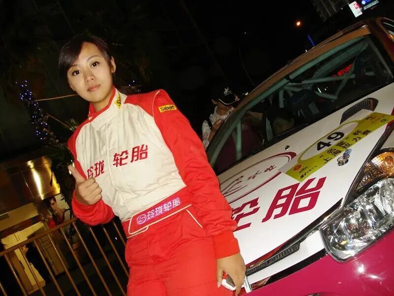 现实版“飞驰人生”！全职妈妈9年，40岁时重新成为赛车手：我想做回自己