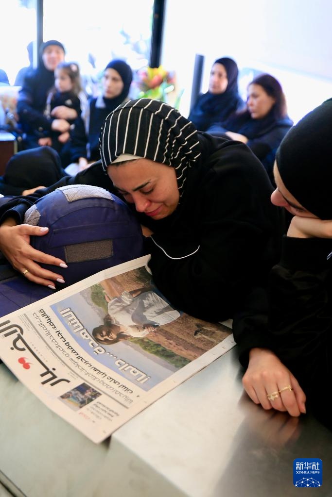 悼念在以军袭击中遇难的黎巴嫩女记者