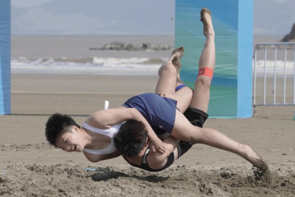 三亚海边，运动“大变身”