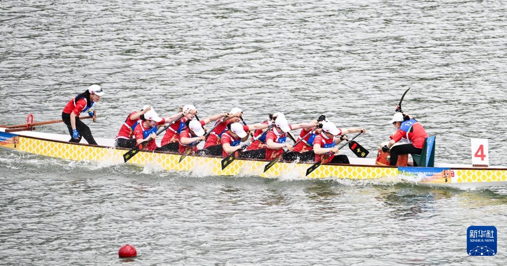 亚沙会龙舟女子组：中国队夺得12人龙舟100米直道赛决赛冠军