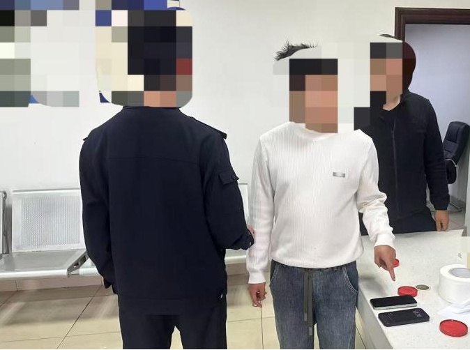 一男一女在家中、医院等多场景自导自演，散布谣言！警方通报