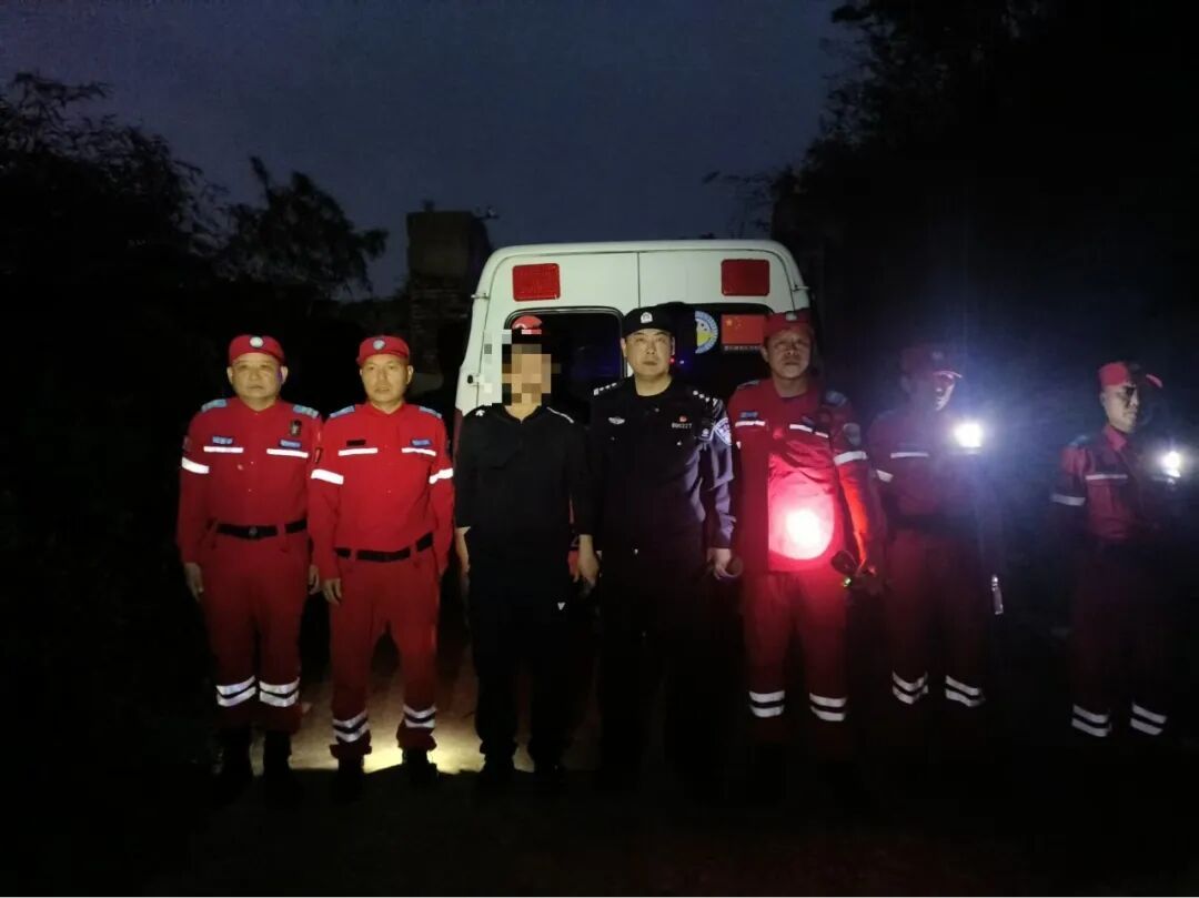 “只60米，我就是走不出来...”男子进山挖笋迷路，民警紧急救援