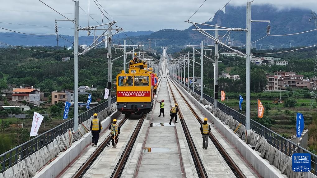 南珠高铁玉岑段工程建设进入冲刺阶段
