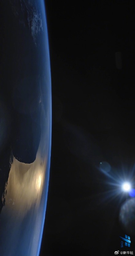 中国航天日邂逅宇宙级浪漫