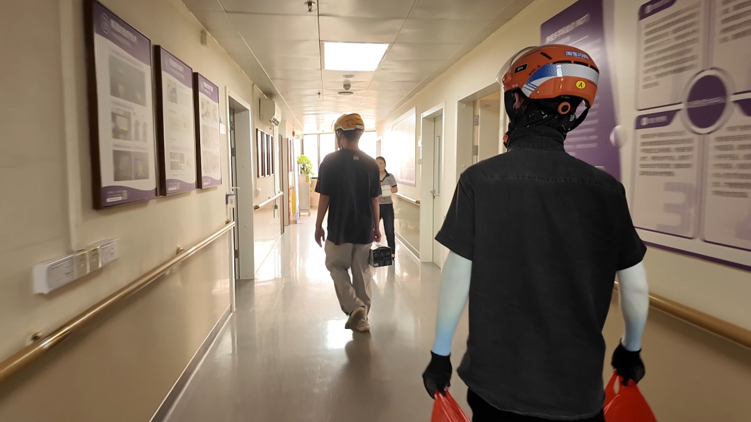 女孩突发奇想下了一单跑腿，结果来了许多骑手……咋回事？