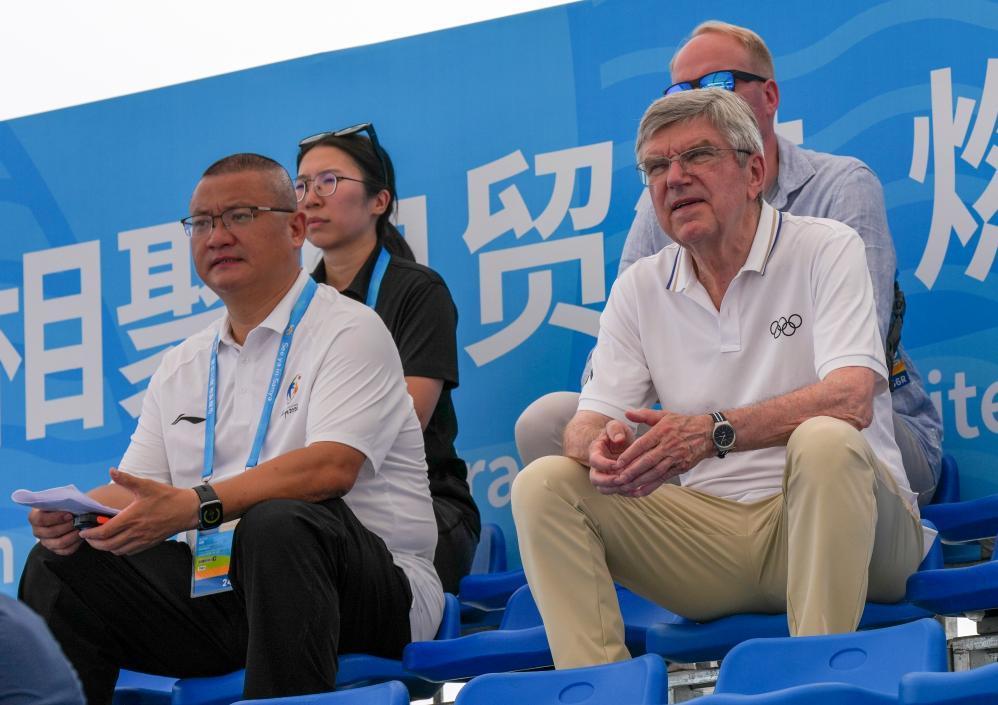 亚沙会全天综合：四海宾朋相聚三亚 中国健儿圆梦首金