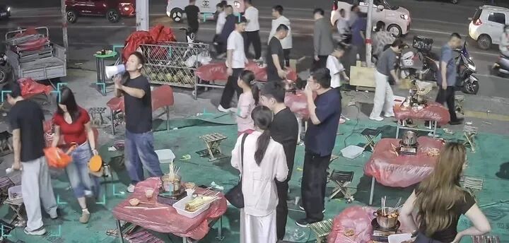 “不用结账，快走！”突刮大风，老板霸气喊话，全网点赞