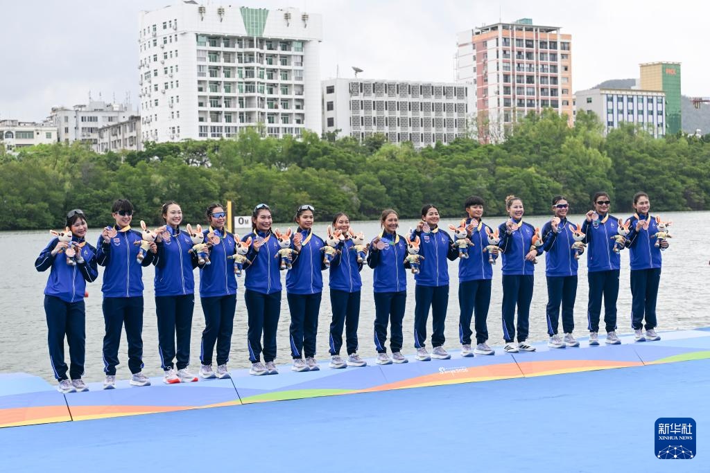 亚沙会龙舟女子组：中国队夺得12人龙舟100米直道赛决赛冠军