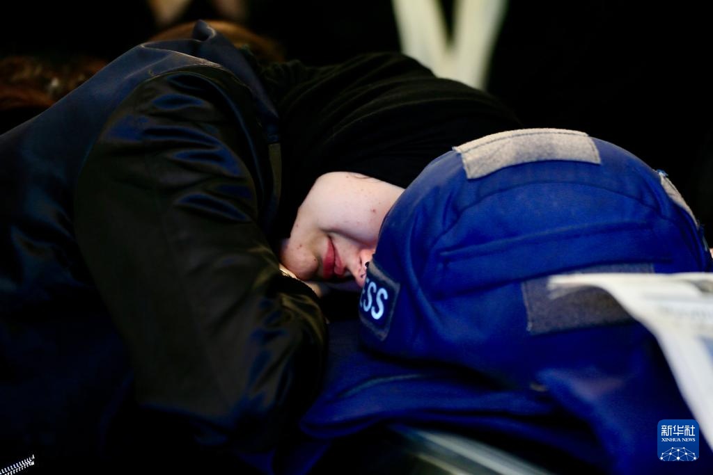 悼念在以军袭击中遇难的黎巴嫩女记者