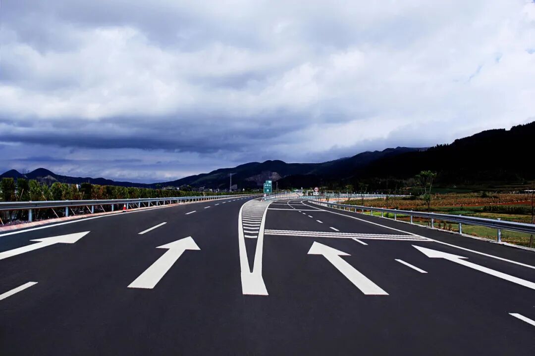 高速公路上的这些标线，你都认识吗？