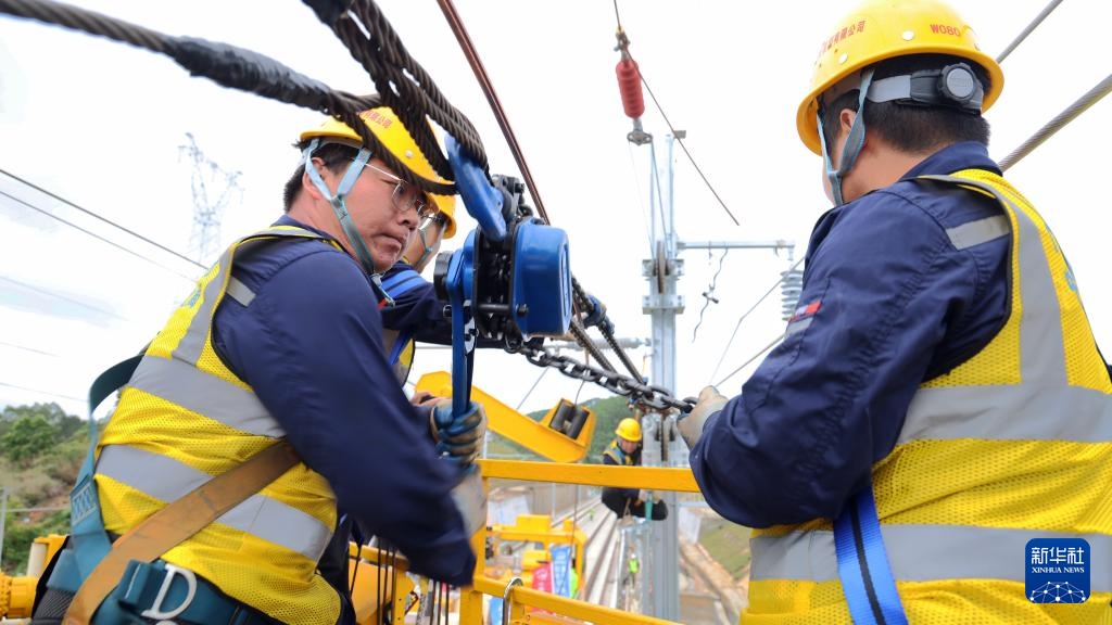 南珠高铁玉岑段工程建设进入冲刺阶段