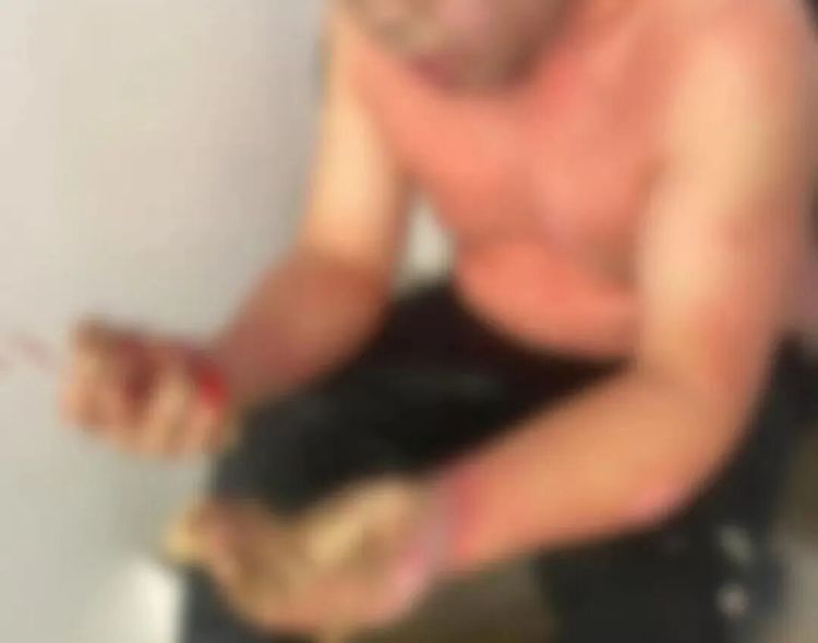 电热水器这里漏水正常吗？看完赶紧检查