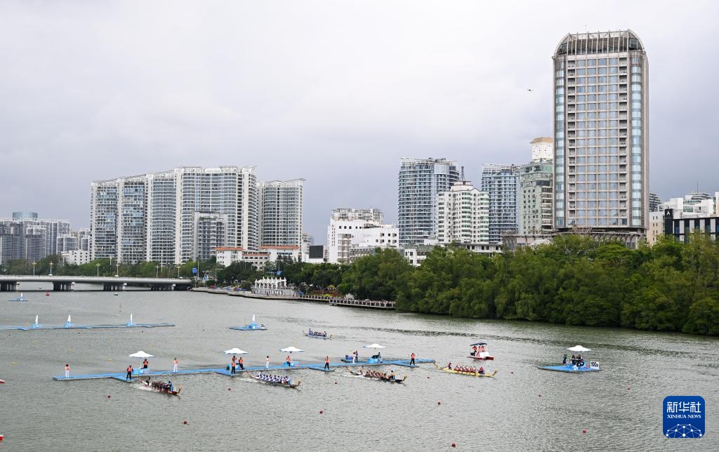 亚沙会龙舟女子组：中国队夺得12人龙舟100米直道赛决赛冠军