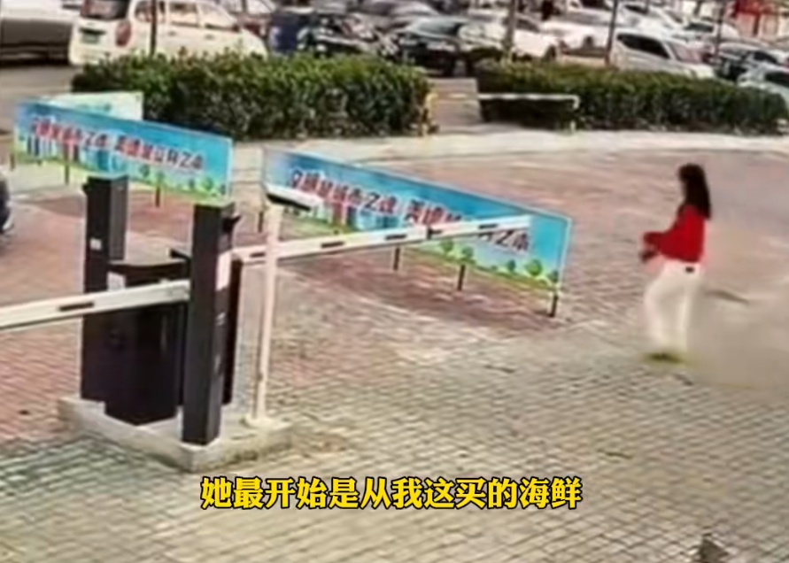 女子买海鲜逃单还顺走宠物狗！主人报警对方拒接电话：狗价值1.28万，绝不私了