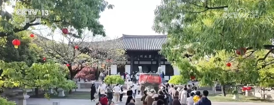 “超”有看点引爆消费新热潮 “足球+夜市+美食+趣玩”聚人气、添活力