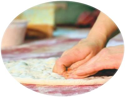 做馕饼40多年，他的手艺凭啥让游客们慕名而来？