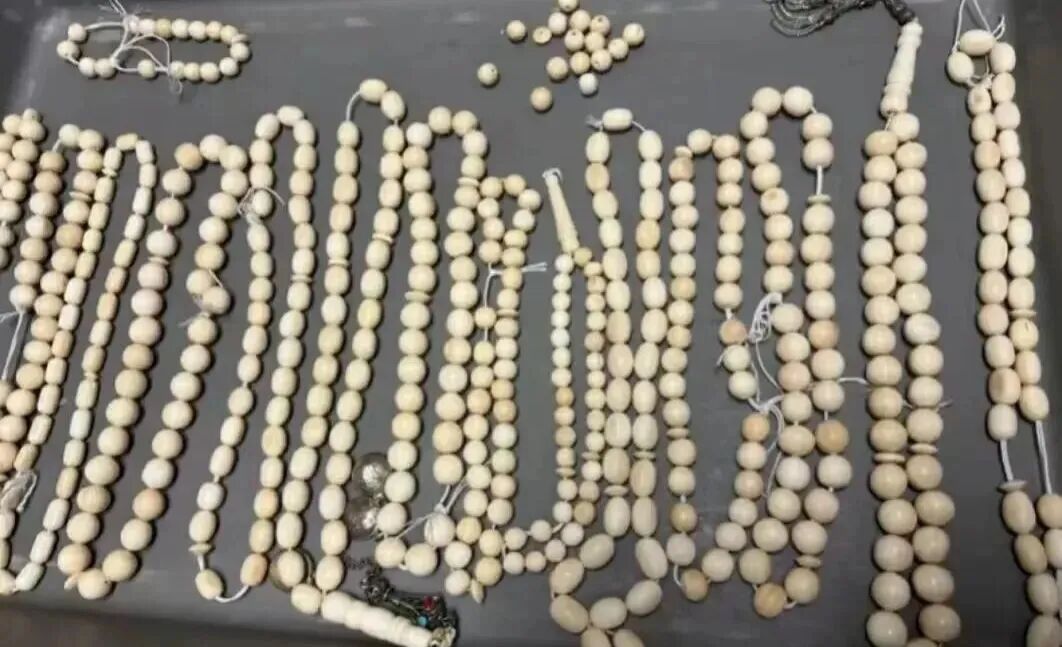 在机场遇陌生人求帮带行李？果断拒绝！