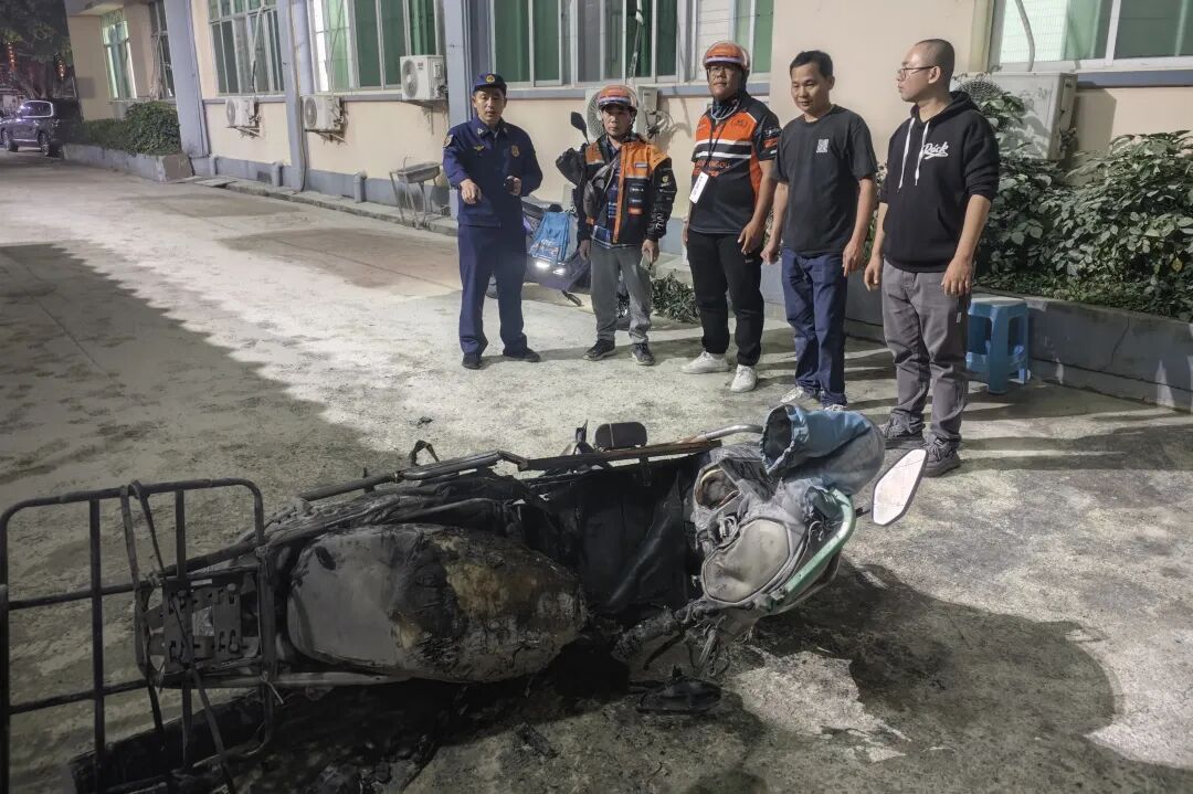 短短三分钟！外卖小哥回来直接傻眼了……