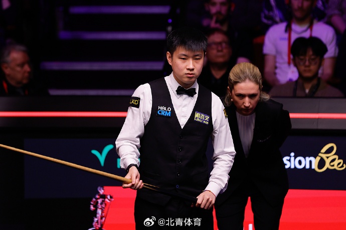 斯诺克世锦赛1/8决赛上演“中国德比”，丁俊晖赵心童首阶段战成4比4