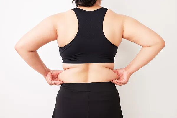 女子打网红减肥针半年瘦70斤！每天只能吃一两口饭菜，全身疼痛被送抢救…