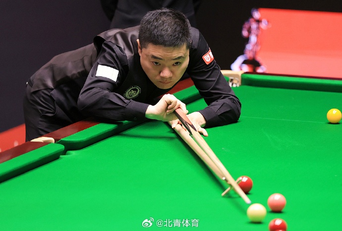 斯诺克世锦赛1/8决赛上演“中国德比”，丁俊晖赵心童首阶段战成4比4
