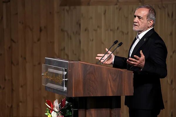 伊朗总统向美方提出明确建议