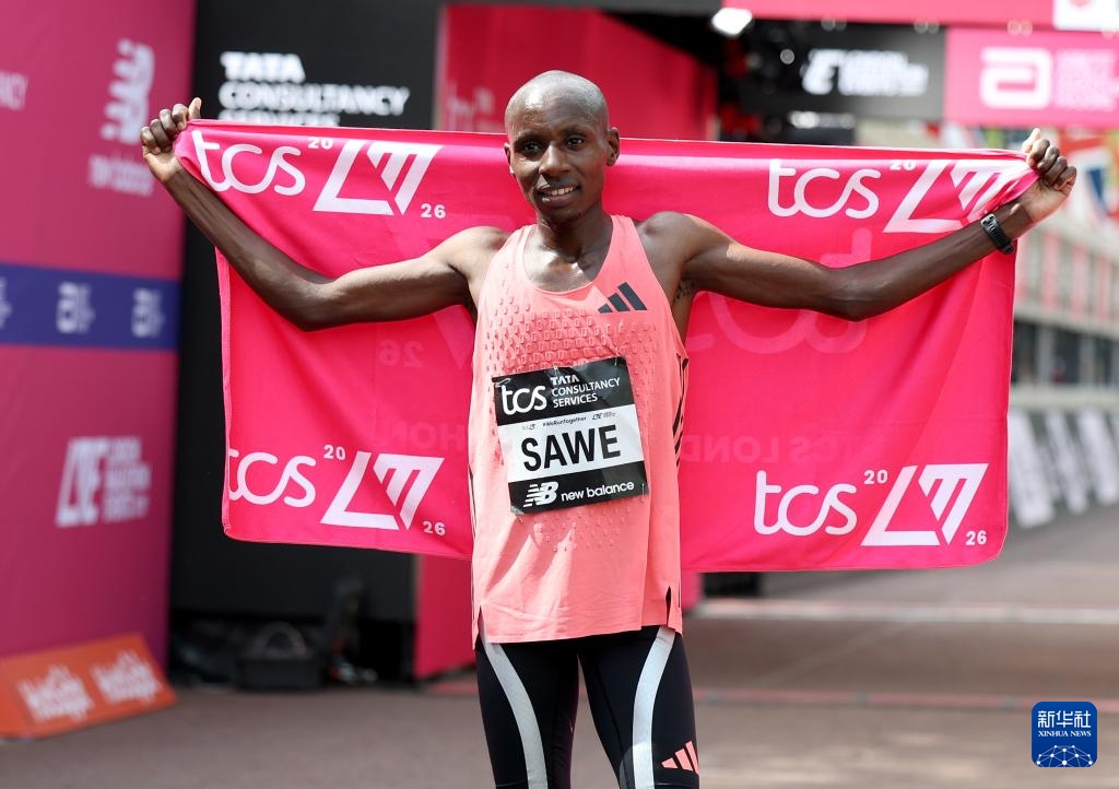 马拉松——萨维破世界纪录 成为正式比赛“破2”第一人