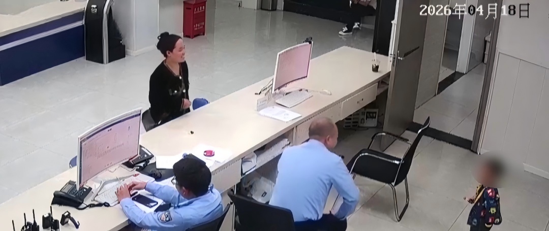 “这张牛排VIP卡，你和家人终身免费使用！”