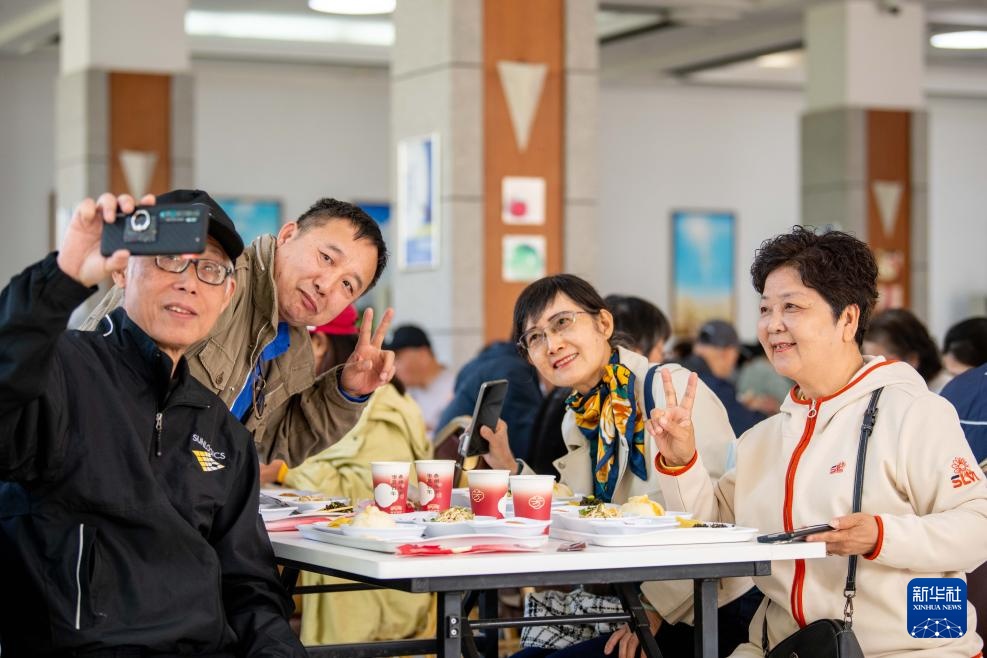 上海至泰州早茶旅游专列首发