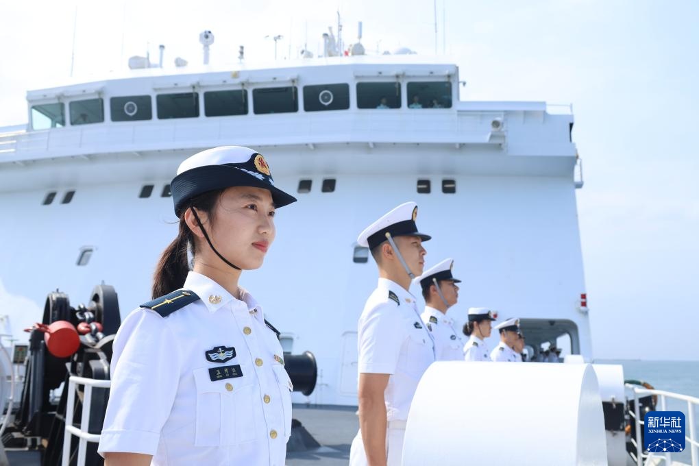 中国海军“丝路方舟”号医院船圆满完成“和谐使命-2025”任务归国