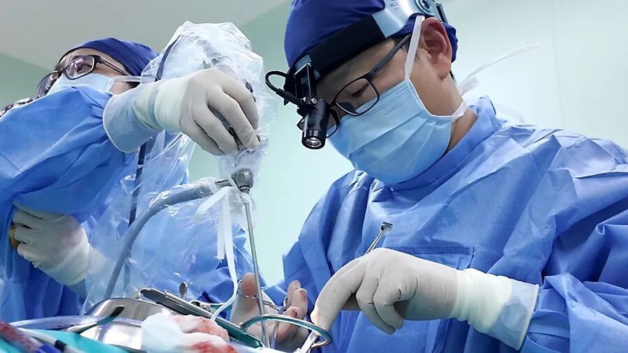 6岁男孩夜间打鼾，医生见到影像报告惊了：“双胞胎兄弟”残留在咽喉……