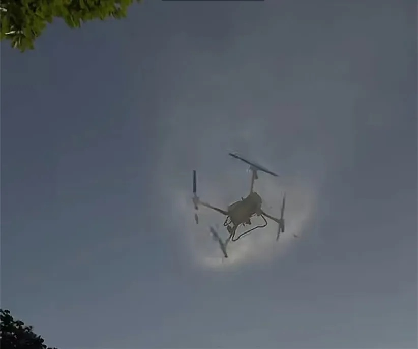 正在景区游玩，突遇无人机喷药！游客“无处躲避”！最新通报→