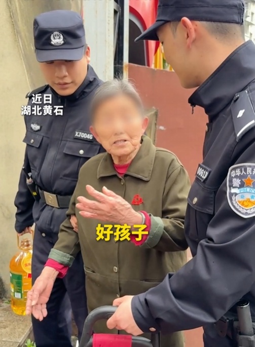 人民警察，就是人民的“好孩子”！这一幕，暖心！