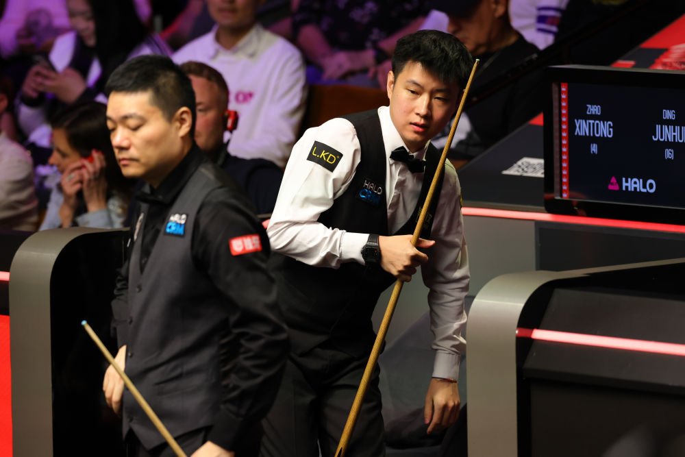 斯诺克世锦赛：赵心童胜丁俊晖晋级八强