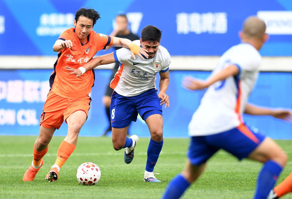 中超综合：“齐鲁德比”青岛爆冷　“升班马”重庆铜梁龙保持不败