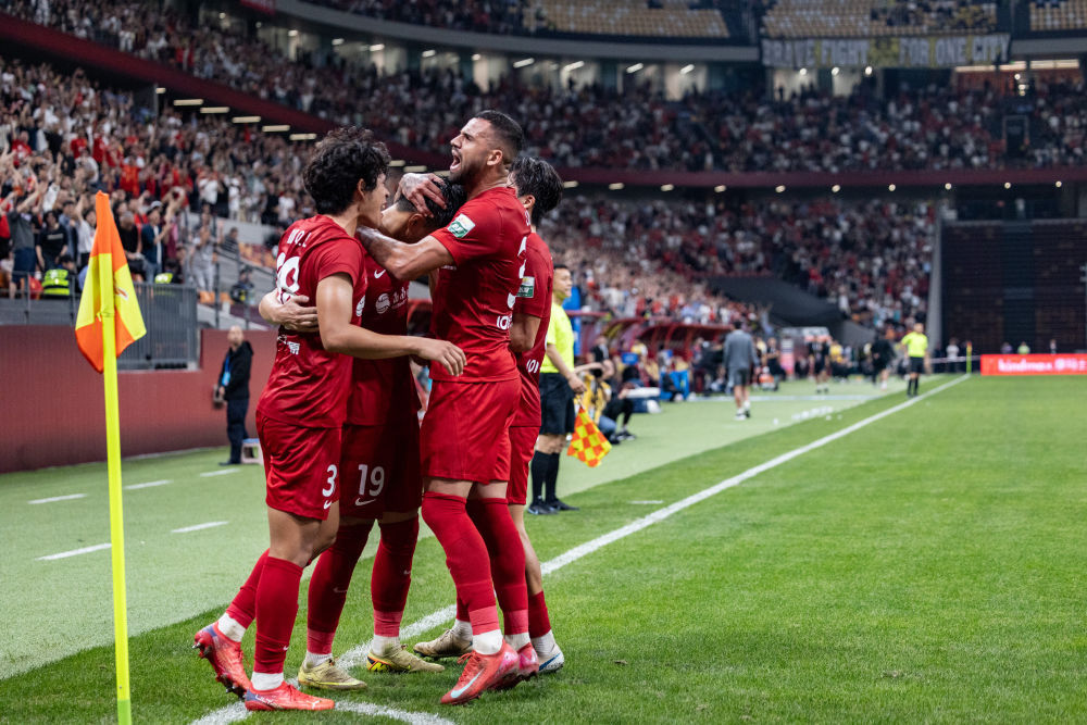 中超综合：“齐鲁德比”青岛爆冷　“升班马”重庆铜梁龙保持不败