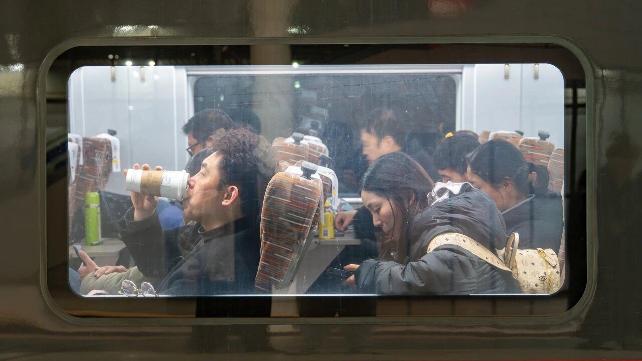 多个方向增开夜间高铁 这份乘车指南请查收