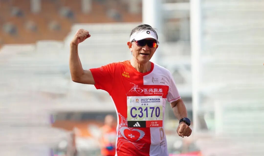 我的命，自己救！从中年“一身病”到74岁无“三高”，他坚持了这3件事