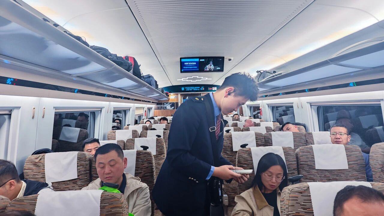 多个方向增开夜间高铁 这份乘车指南请查收