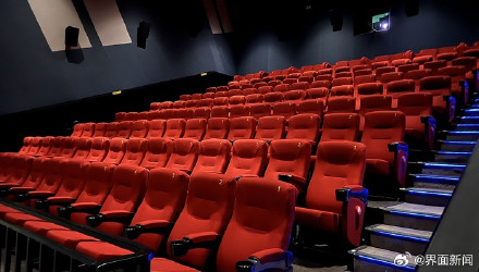 “史上最拥挤五一档”启幕，首日预售票房破千万