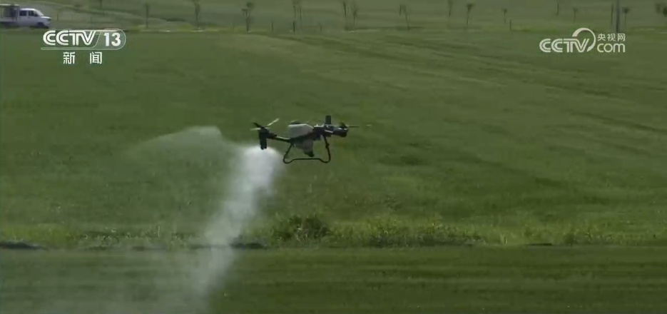 “新技术+新装备”加持让春日麦田“节节高” 智能设备描绘出“数字丰收图”