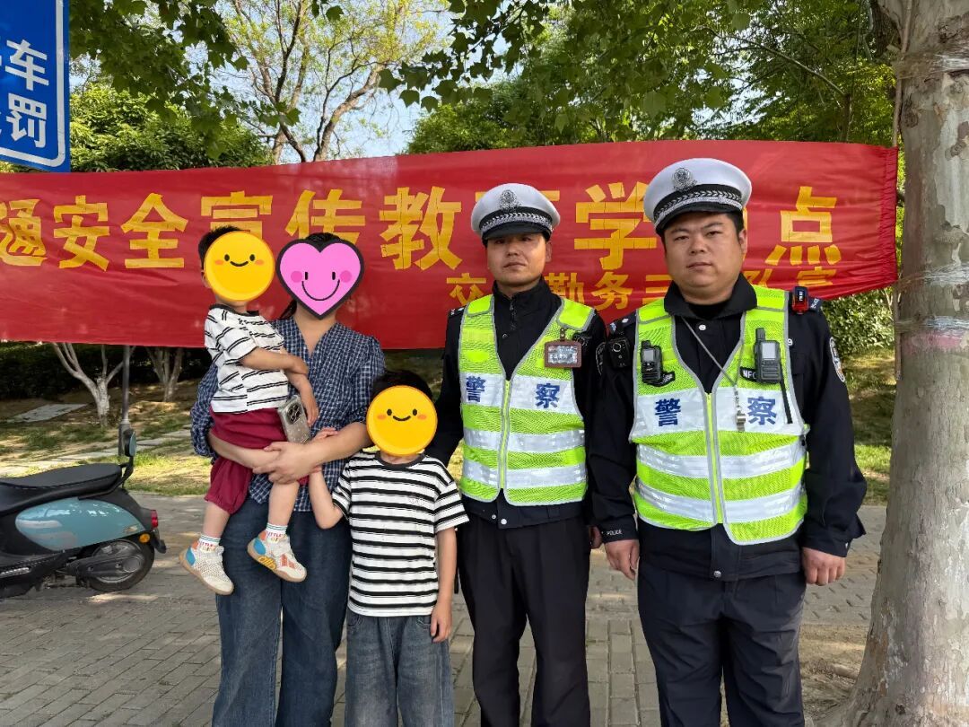 “别怕，叔叔先带你去吃饭！”