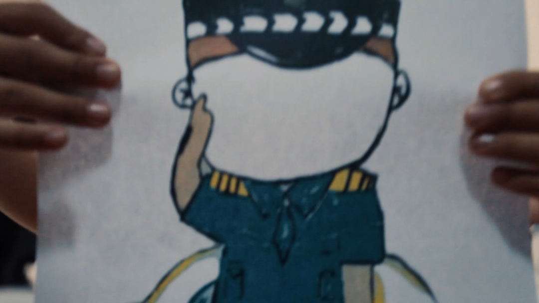 致敬！不能公开真名真容的“王警官”