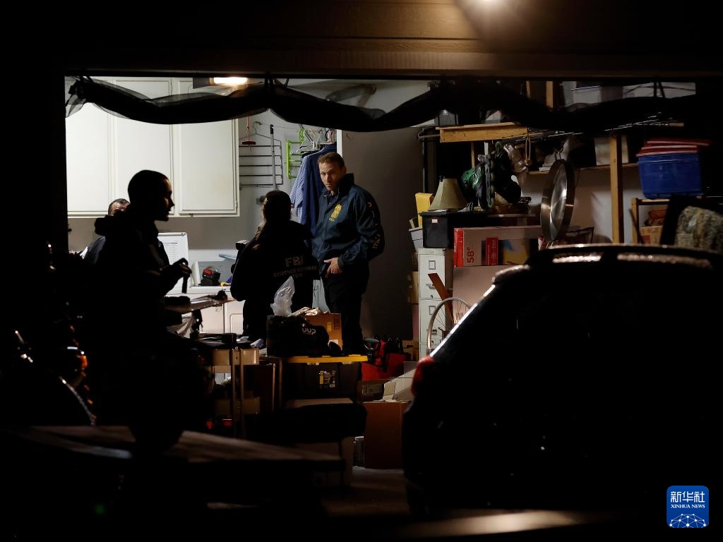 美国执法人员搜查白宫记协晚宴枪手住所