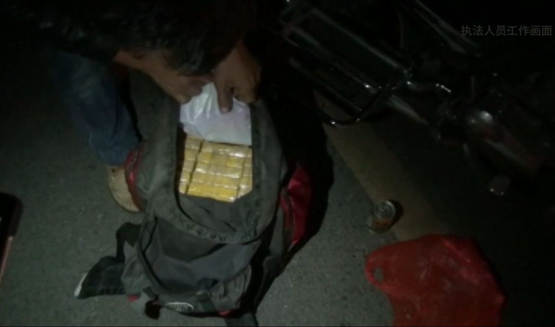 致敬！不能公开真名真容的“王警官”