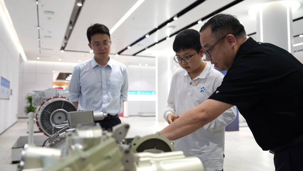 初中生手搓发动机！中国航发专家助“涡喷少年”追逐“飞天梦”