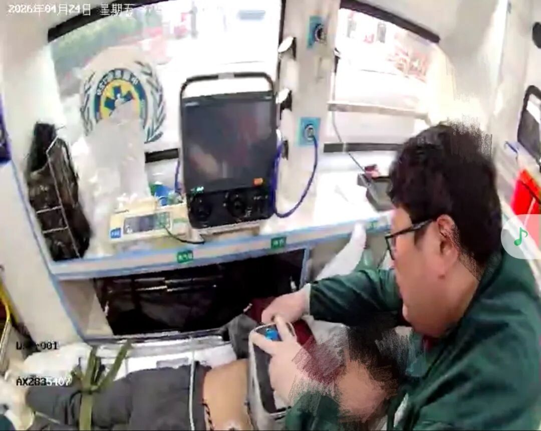 12岁男孩学校晨跑时心脏骤停，13分钟救回