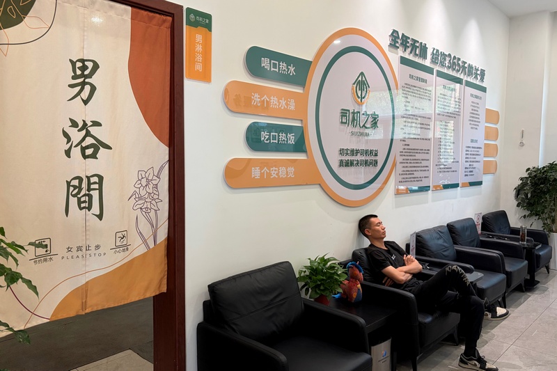 河南“五一”高速保畅：故障车免费拖至出口 30分钟到达现场