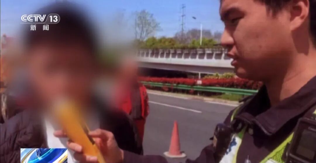 致1死1伤！上海一男子开启辅助驾驶超速行车，撞上2名道路养护工人